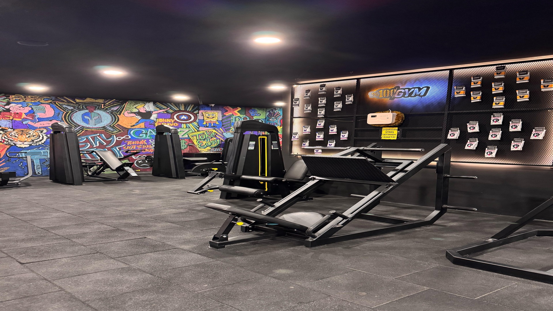 Arena Gym Salon 5